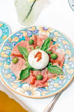 ZACHRÁŇ MA Cepparo Burrata z byvolieho mlieka 200g thumbnail-1