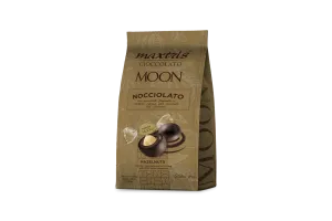 Maxtris Moon pralinky z horkej čokolády s náplňou z lieskovcovo-mliečnej čokolády a pražených lieskovcov 156g