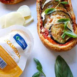 Latteria Sorrentina Scamorza 200g thumbnail-4