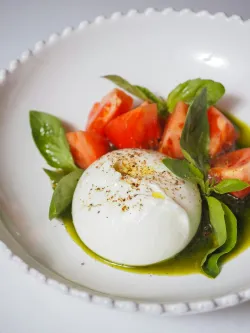 Latteria Sorrentina Burrata 200g thumbnail-2