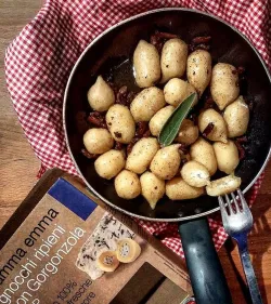 Mamma Emma Gnocchi so syrom Gorgonzola DOP 350g thumbnail-1
