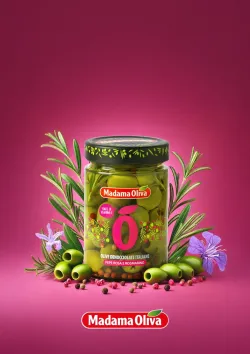 Madama Oliva zelené olivy bez kôstky s ružovým korením a rozmarínom v slanom náleve 300g thumbnail-2