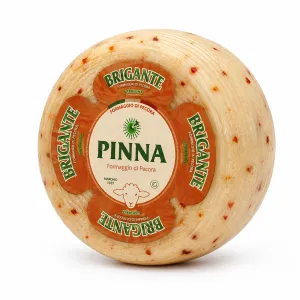 Pinna Pecorino Brigante ovčí syr s čili papričkami 1,5kg