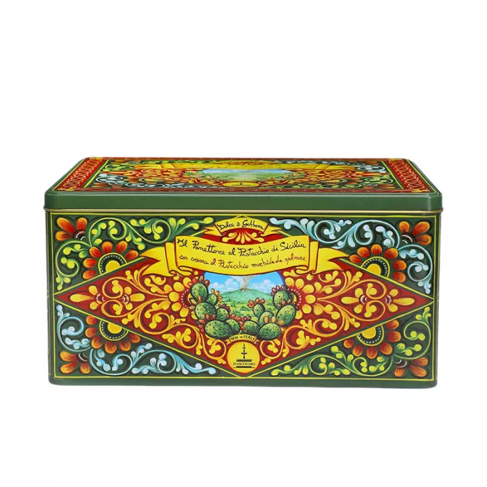 7. Dolce & Gabbana Panettone s polevou z bielej čokolády a sicílskym pistáciovým krémom 600g